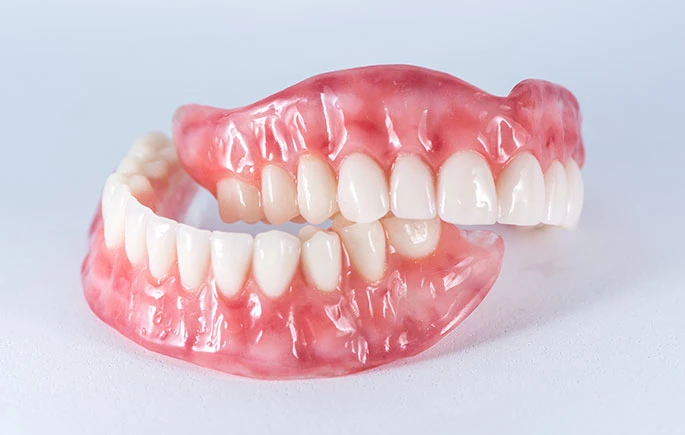 هزینه پروتز دندان ایوکلار ایتالیایی (Ivoclar Italy)